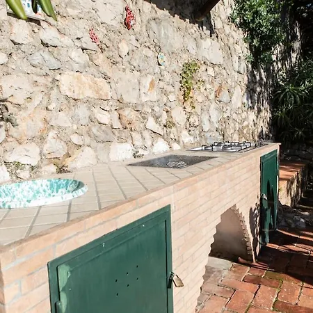 Holiday home Daniela -vista Mare-70metri Dal Mare - Wi-fi - Free Parking *